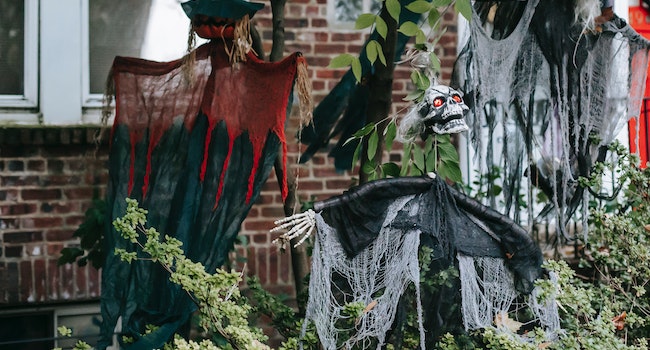 The Advantages of Creating Frightening Halloween Decorations for the Outdoors