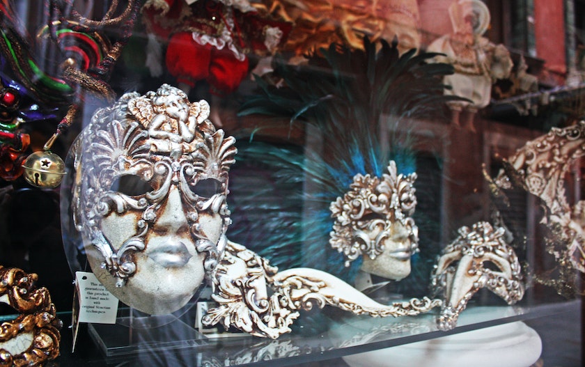 Masquerade Decoration Ideas?