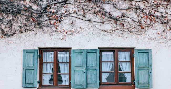 Old Window Decoration Ideas