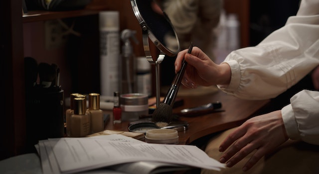 What Color Is Best To Use In A Dressing Area?