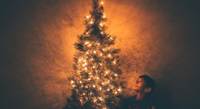 How To Decorate A Pencil Christmas Tree?
