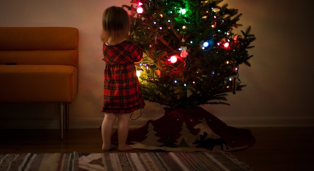 How Do You Decorate A Black Christmas Tree?