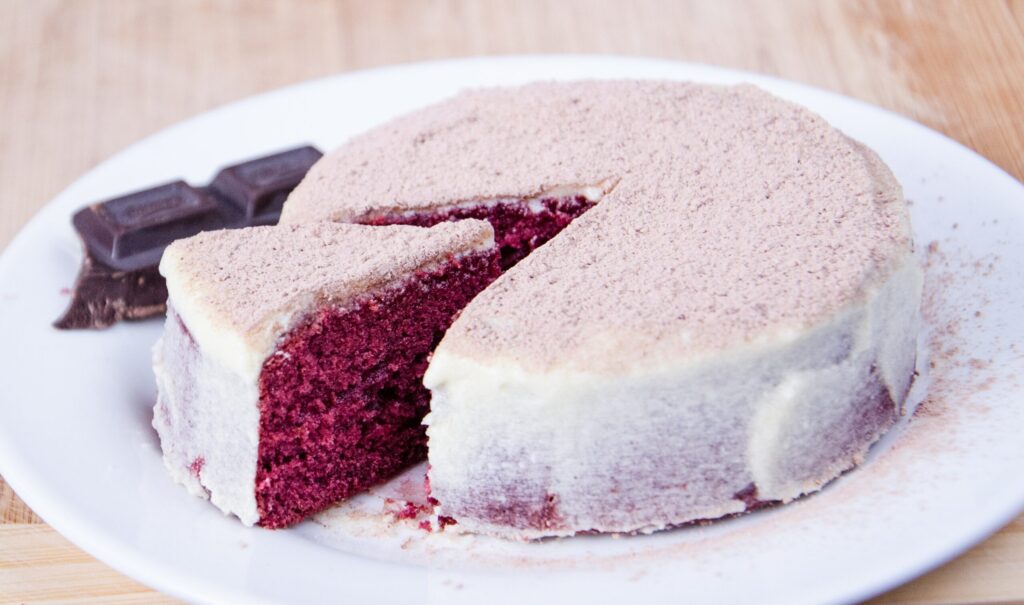 How to Decorate a Red Velvet Cake?